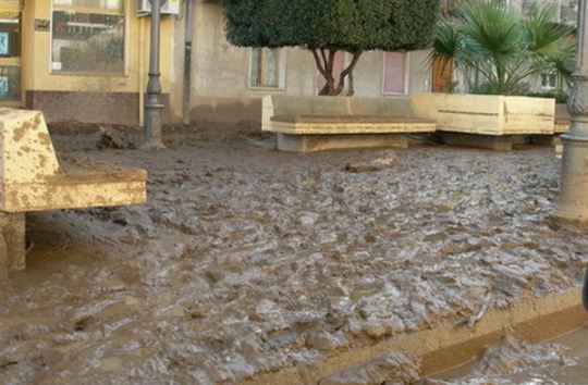 Alluvione 11 dicembre 2008 piazza Marconi... particolare