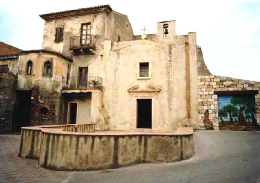 Chiesetta SS. Crocifisso nel quartiere "Baglio Ficara"