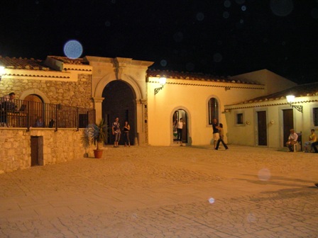 Palazzo Baronale De Maria di notte