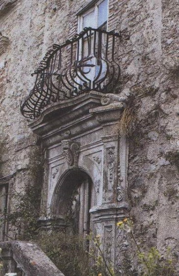 Portale di Palazzo Foti